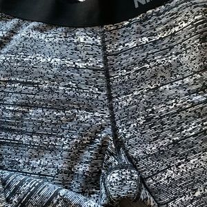 Nike pro workout leggings